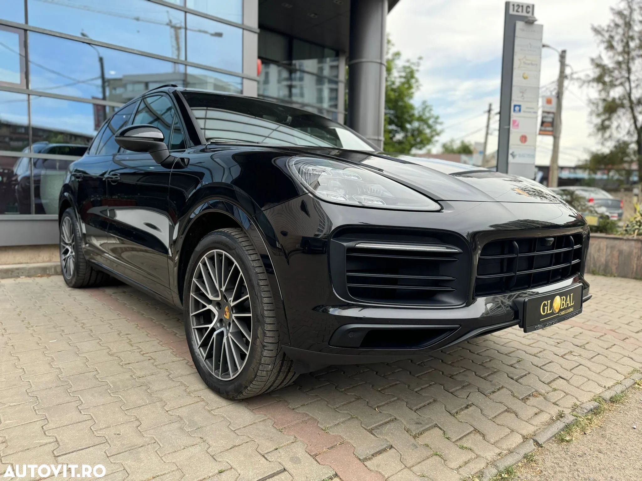 Porsche Cayenne S - 1