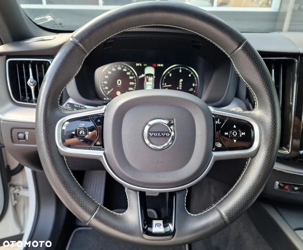 Volvo XC 60 D4 R-Design - 34