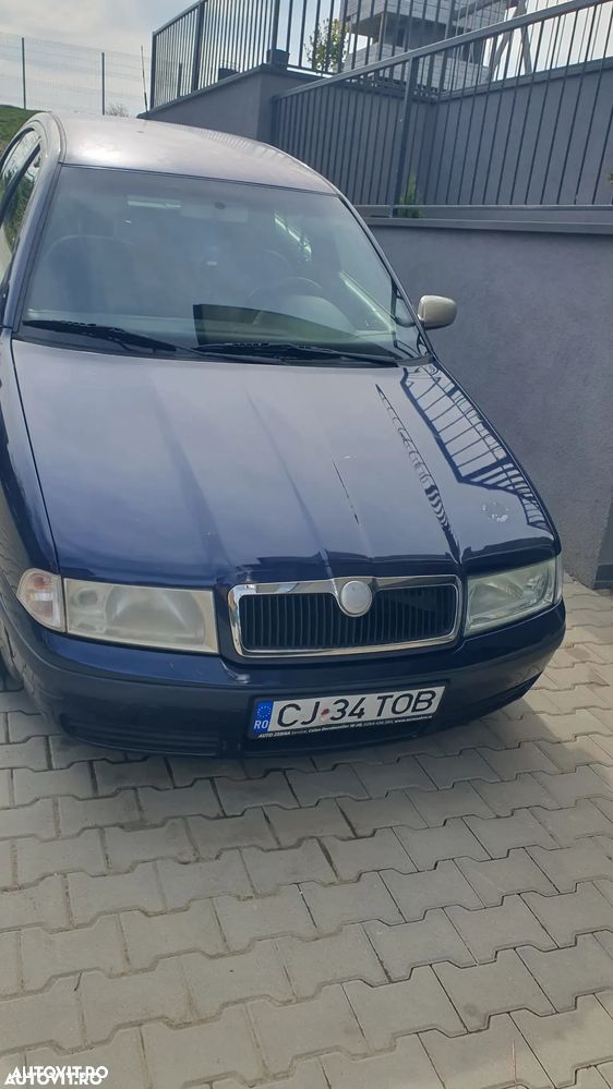 Skoda Octavia 1.6 Ambiente - 3