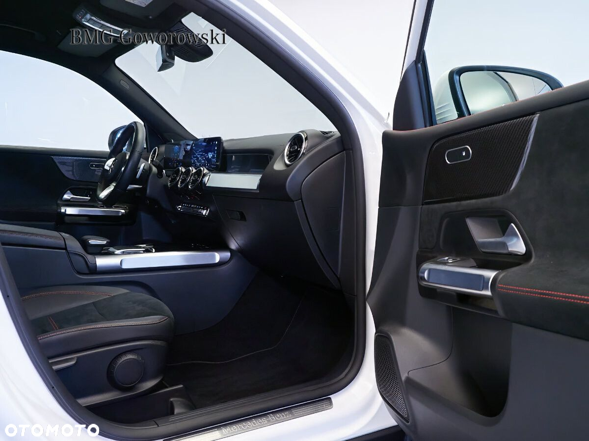 Mercedes-Benz GLB - 9