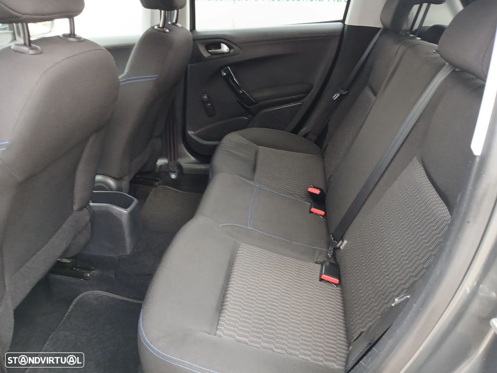 Peugeot 208 1.2 VTi Active - 17