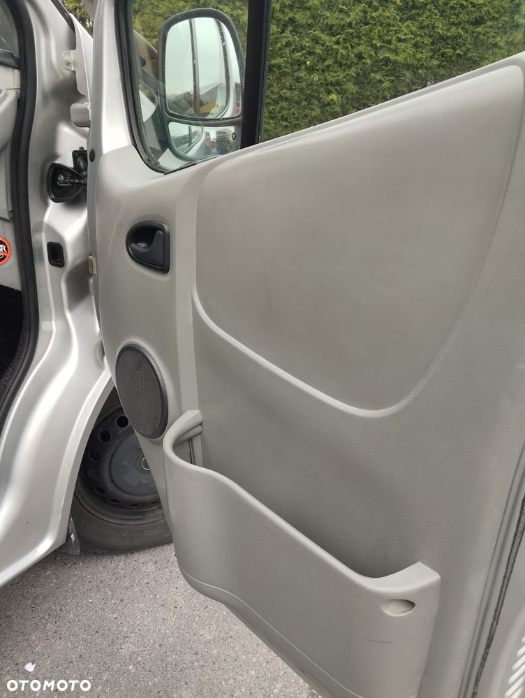Opel Vivaro - 14