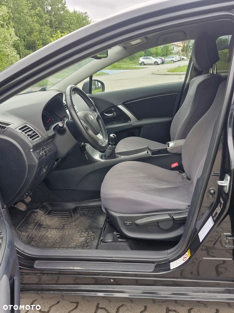 Toyota Avensis 1.8 Active - 18