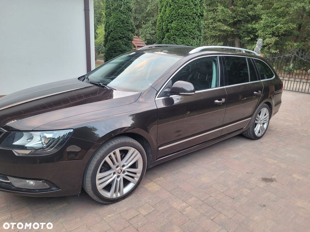 Skoda Superb 2.0 TDI DSG Elegance - 10