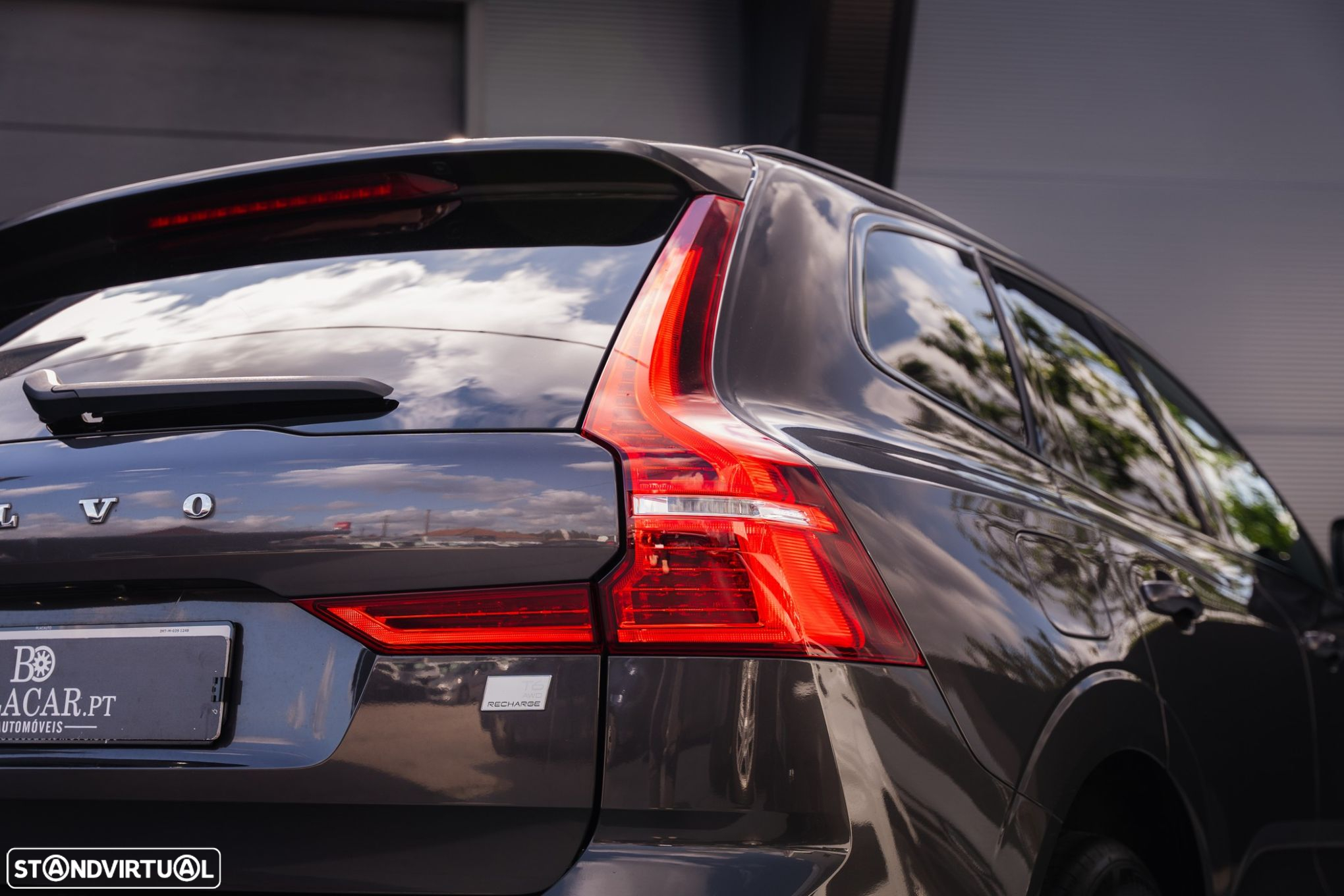 Volvo XC 60 2.0 T6 PHEV R-Design AWD - 14