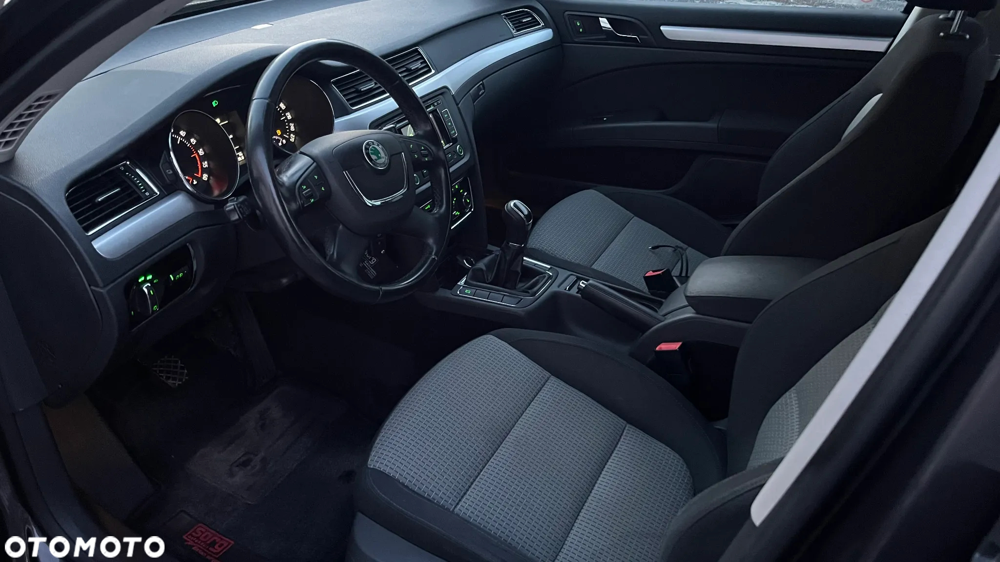 Skoda Superb Combi 2.0 TDI Ambition - 10