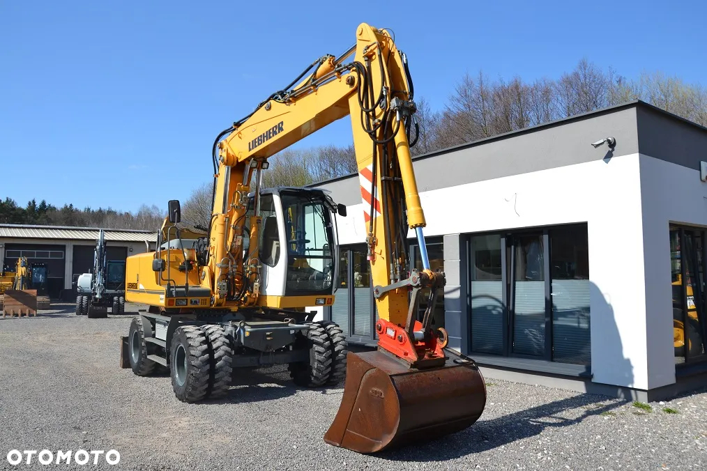 Liebherr A900 C - 15