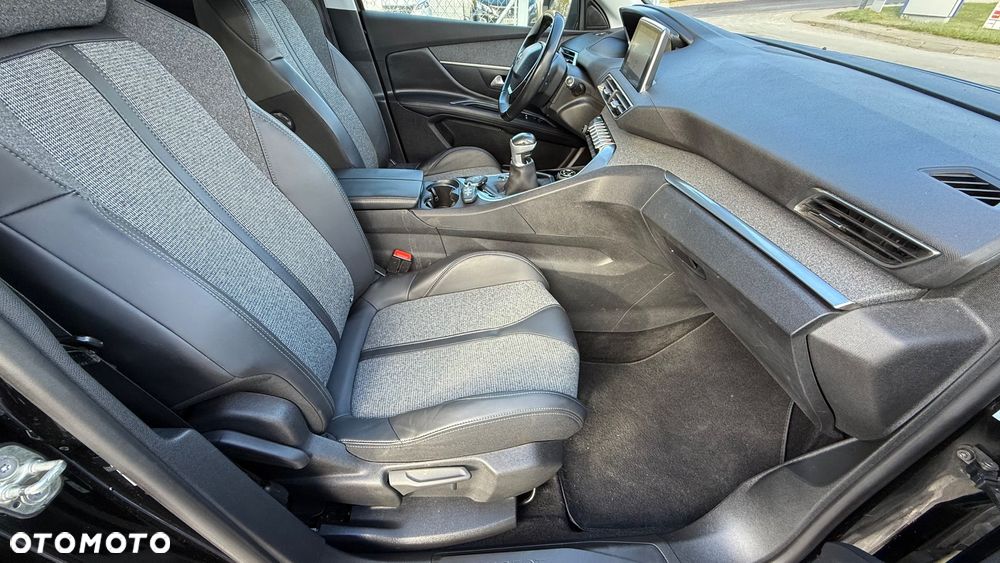 Peugeot 3008 1.6 BlueHDi Allure S&S - 19