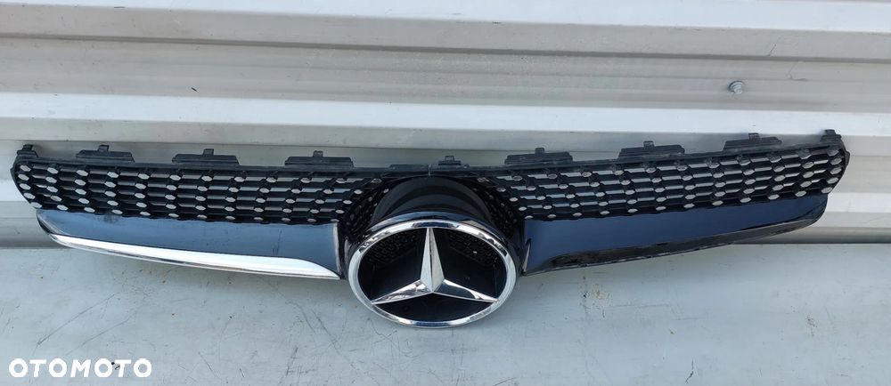 Atrapa grill Mercedes CLA W117 - 4