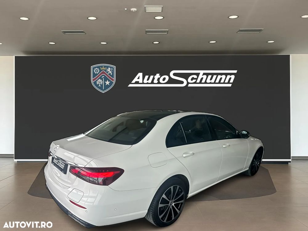 Mercedes-Benz E 300 de Aut. - 5