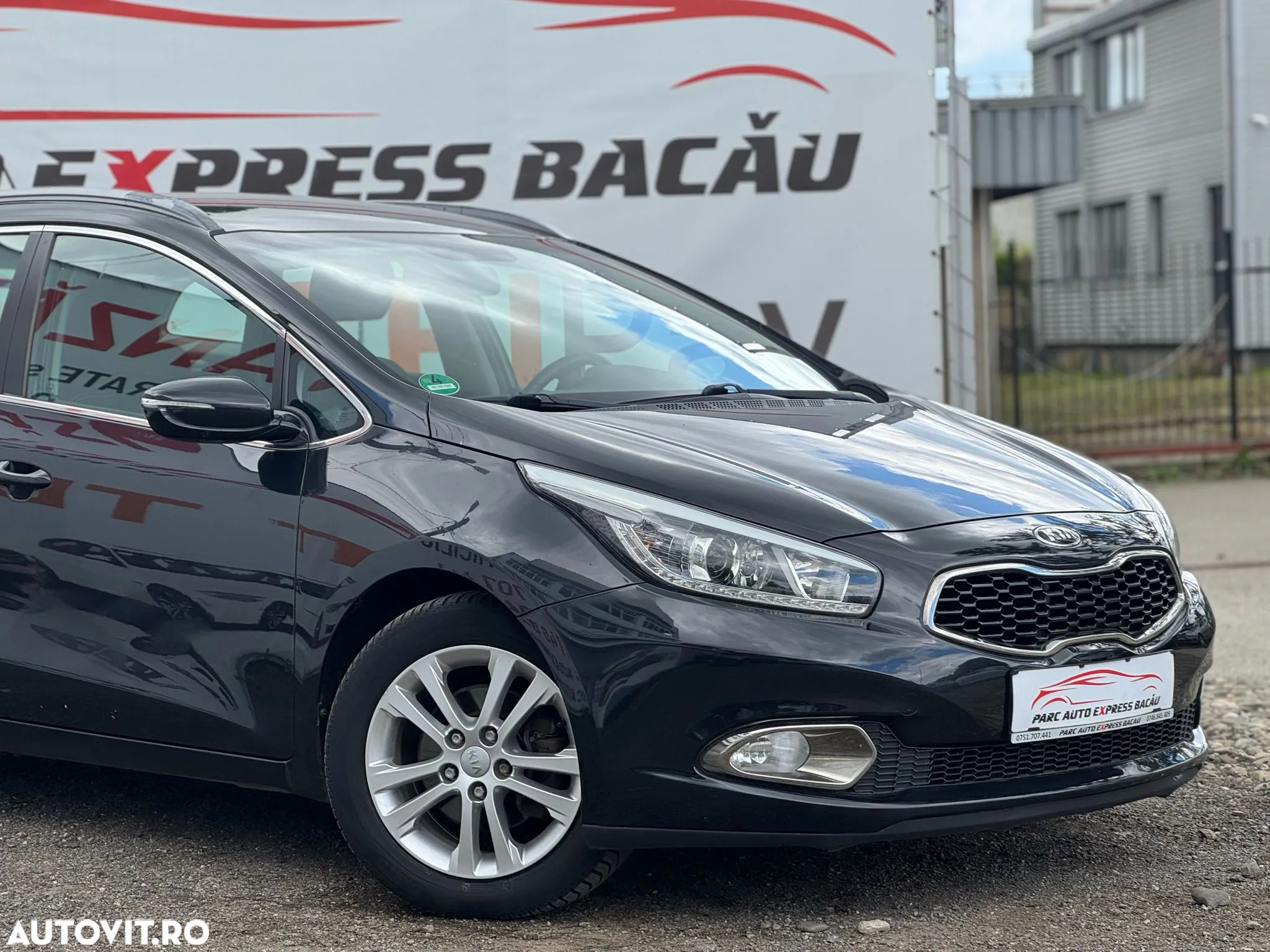 Kia Ceed - 10