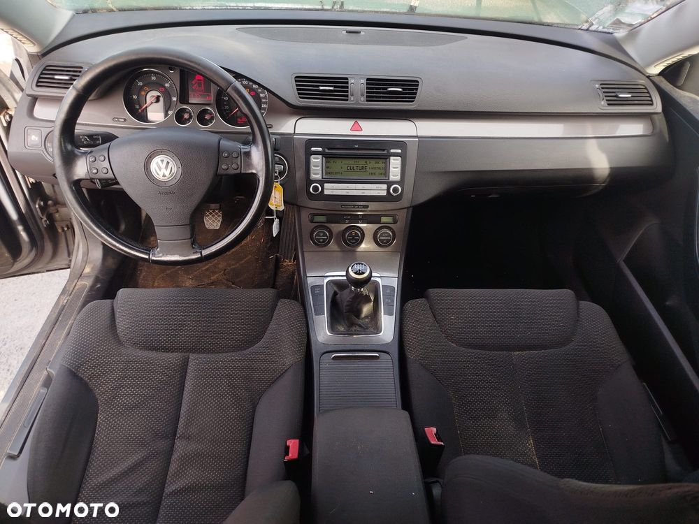 Volkswagen Passat - 5