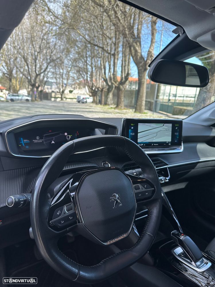 Peugeot e-208 Allure - 19