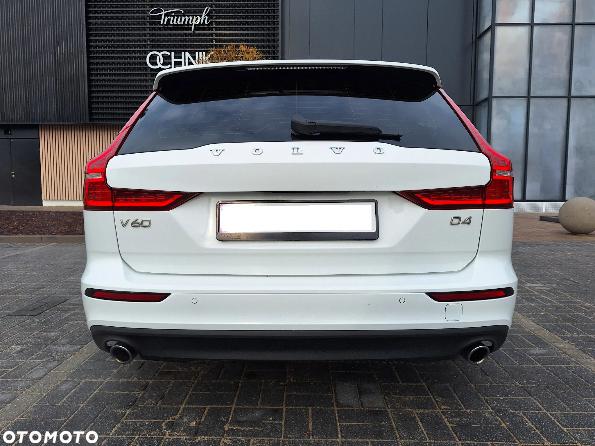 Volvo V60 D4 Momentum Pro - 12