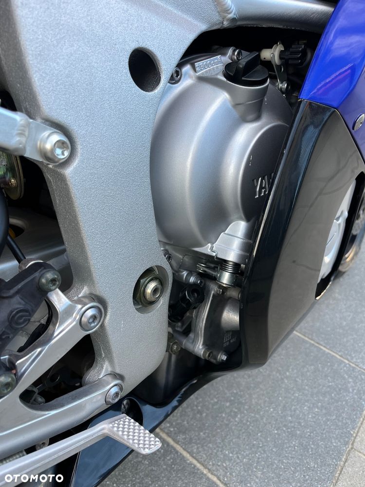 Yamaha R6 - 10