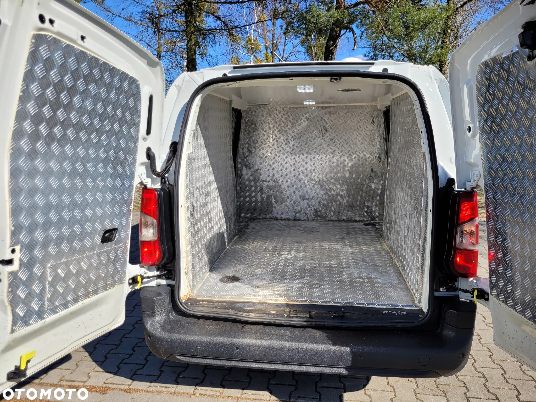 Peugeot Partner super zabudowa z Orlenu Euro6 VAT1 - 11