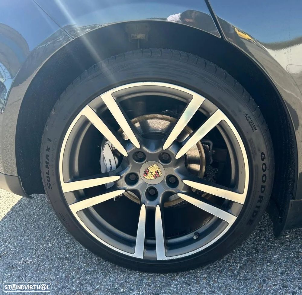 Porsche Panamera 4S PDK - 11