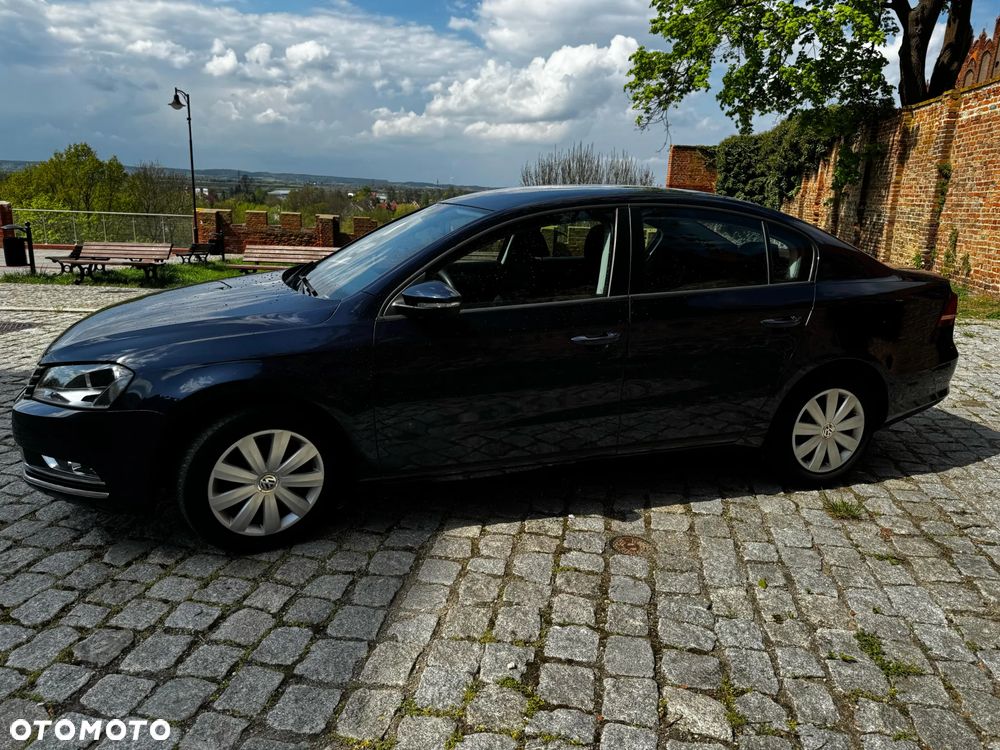 Volkswagen Passat - 10