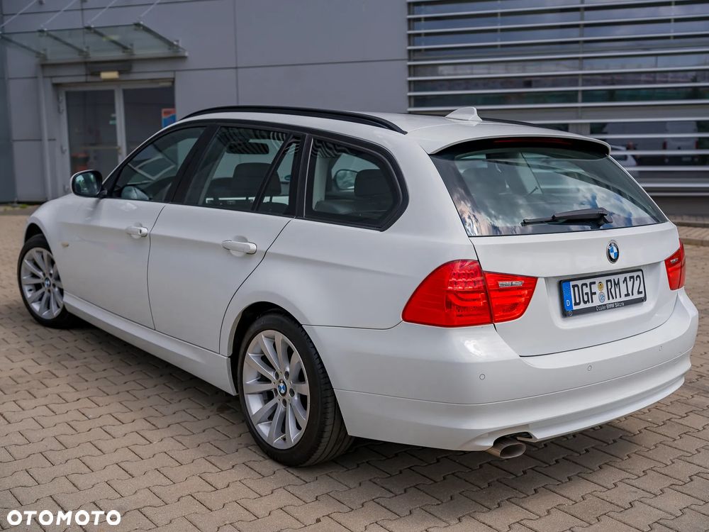 BMW Seria 3 318d DPF Edition Lifestyle - 15