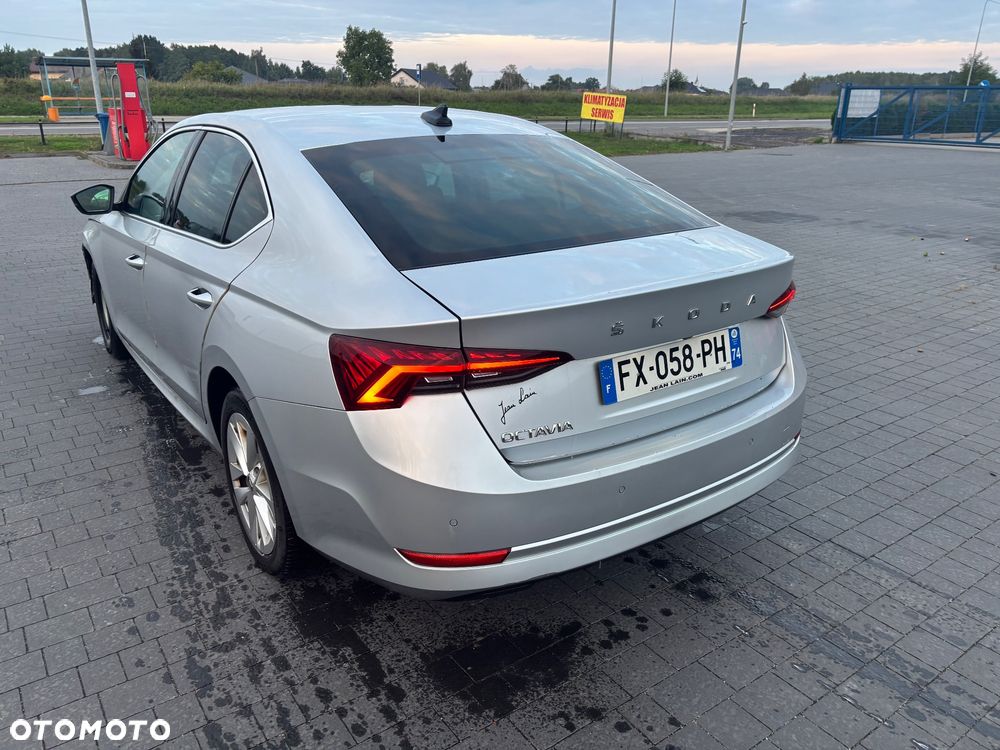 Skoda Octavia 2.0 TDI DSG Edition - 8