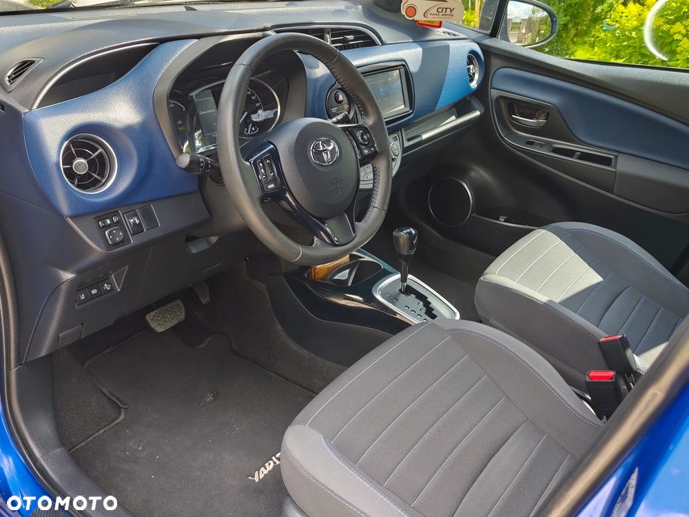 Toyota Yaris Hybrid 100 Premium EU6 - 29