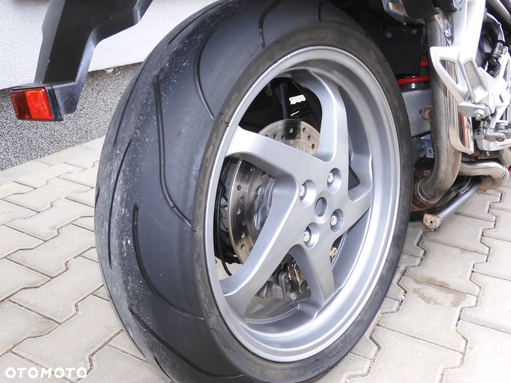 Honda VFR - 16