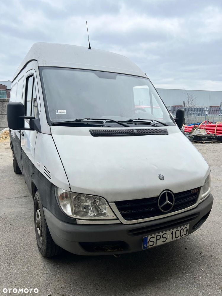 Mercedes-Benz 311 - 2