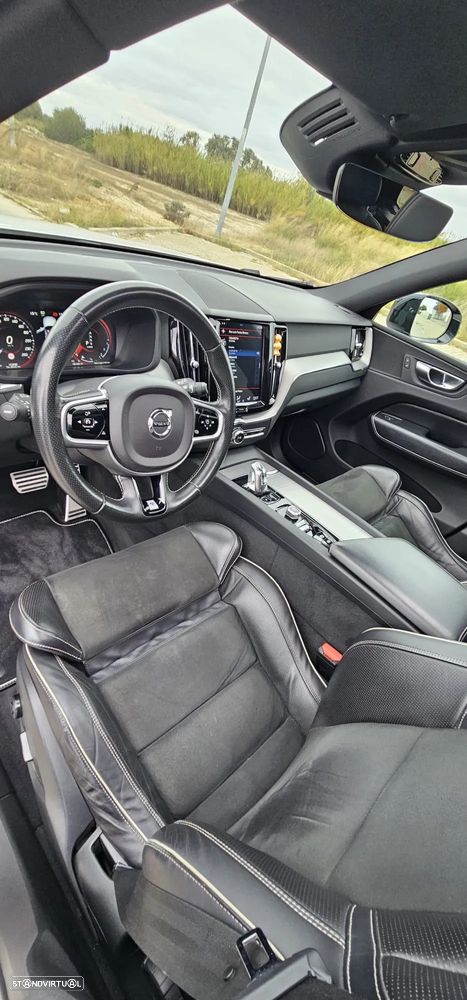 Volvo XC 60 2.0 T8 PHEV R-Design AWD - 12