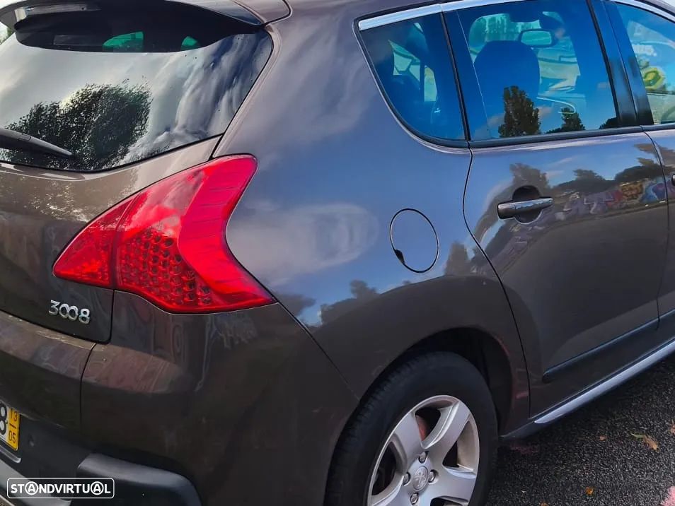 Peugeot 3008 2.0 HDi Hybrid4 - 9