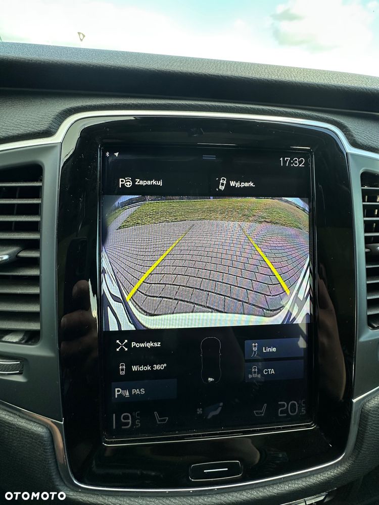 Volvo XC 90 T6 AWD Geartronic Momentum - 22