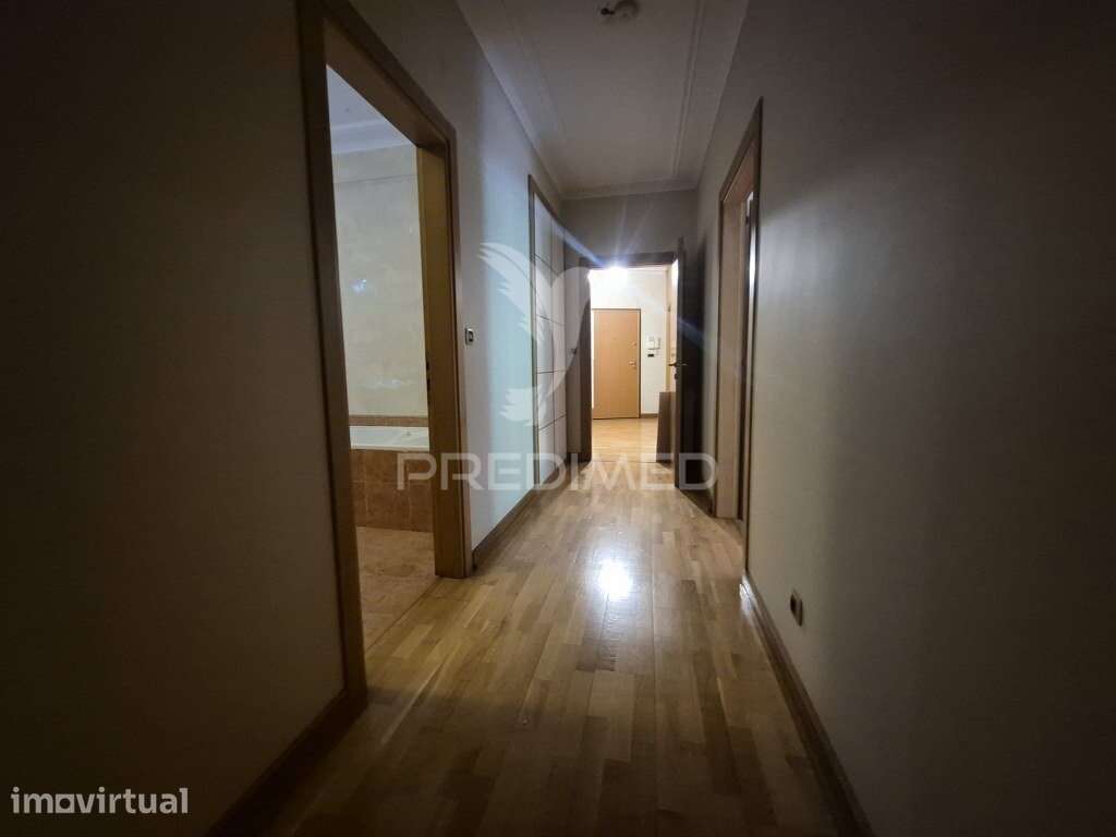 Apartamento T2 com elevadores no Centro de Vila Franca de Xira - Grande imagem: 4/27
