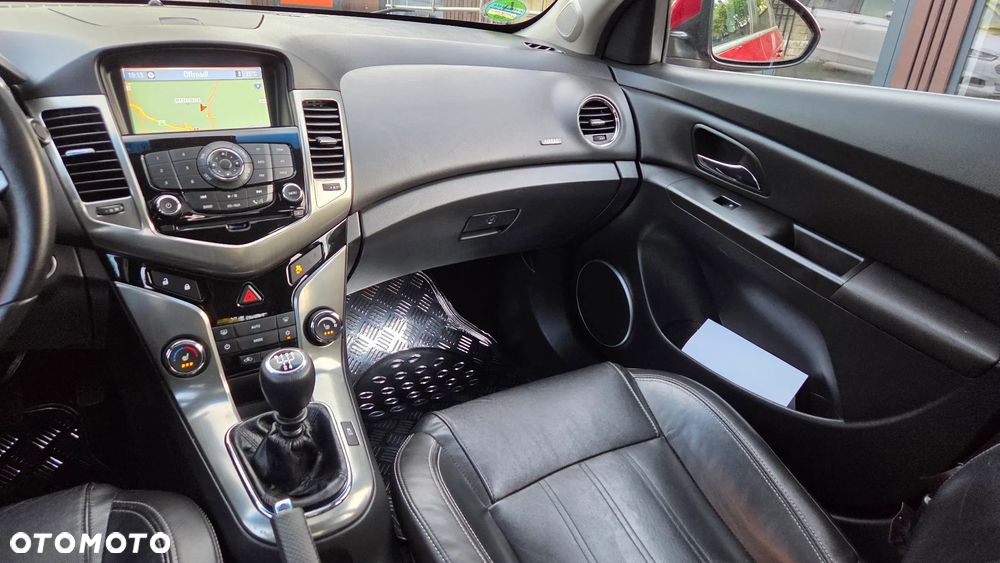 Chevrolet Cruze 1.8 LTZ - 30