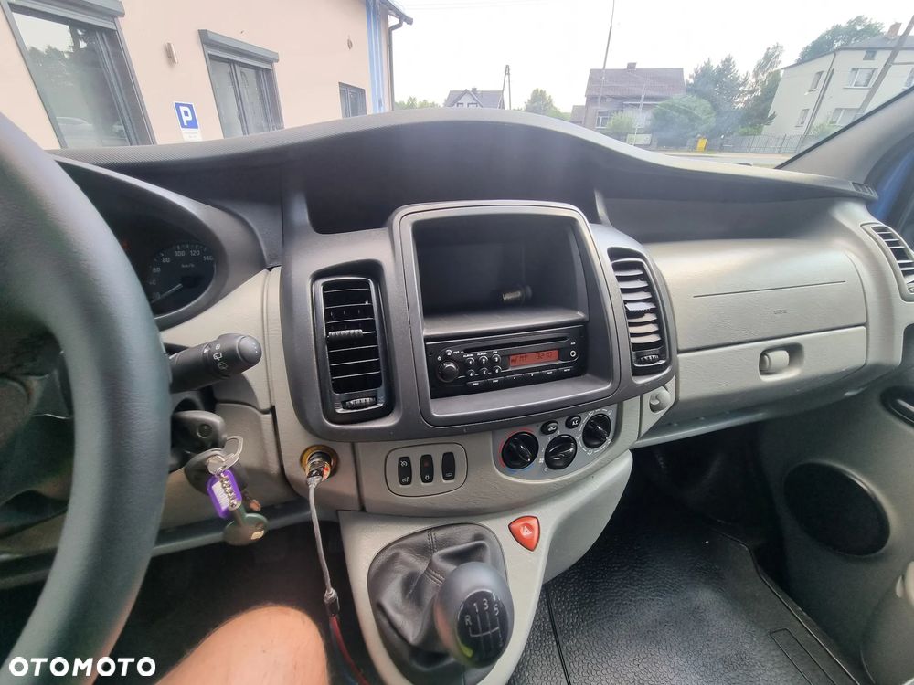 Opel Vivaro - 10
