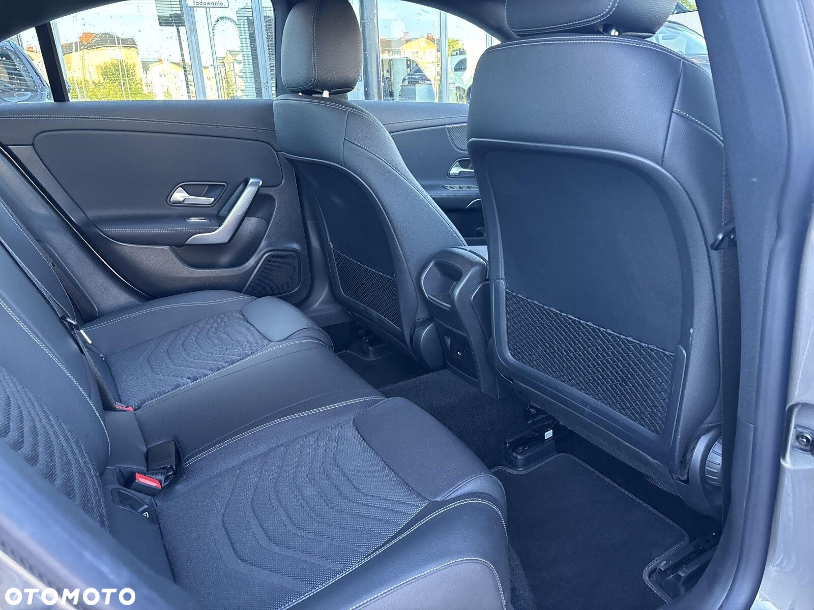 Mercedes-Benz CLA 180 Progressive 7G-DCT - 19
