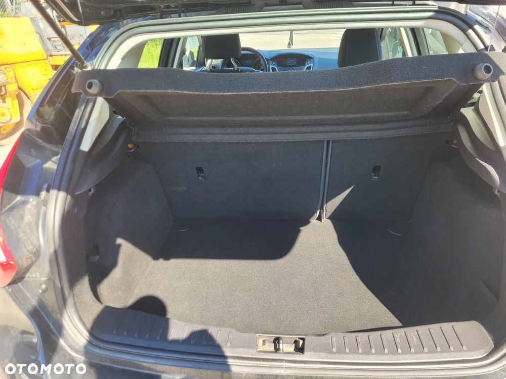 Ford Focus 1.6 TDCi DPF SYNC Edition - 8