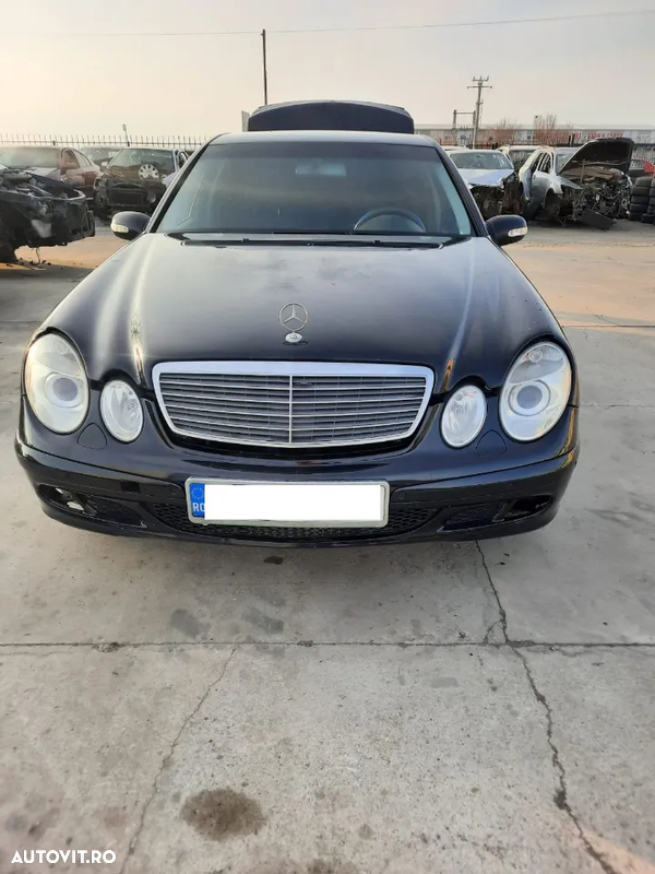 Dezmembram/Dezmembrari Mercedes Benz E Class