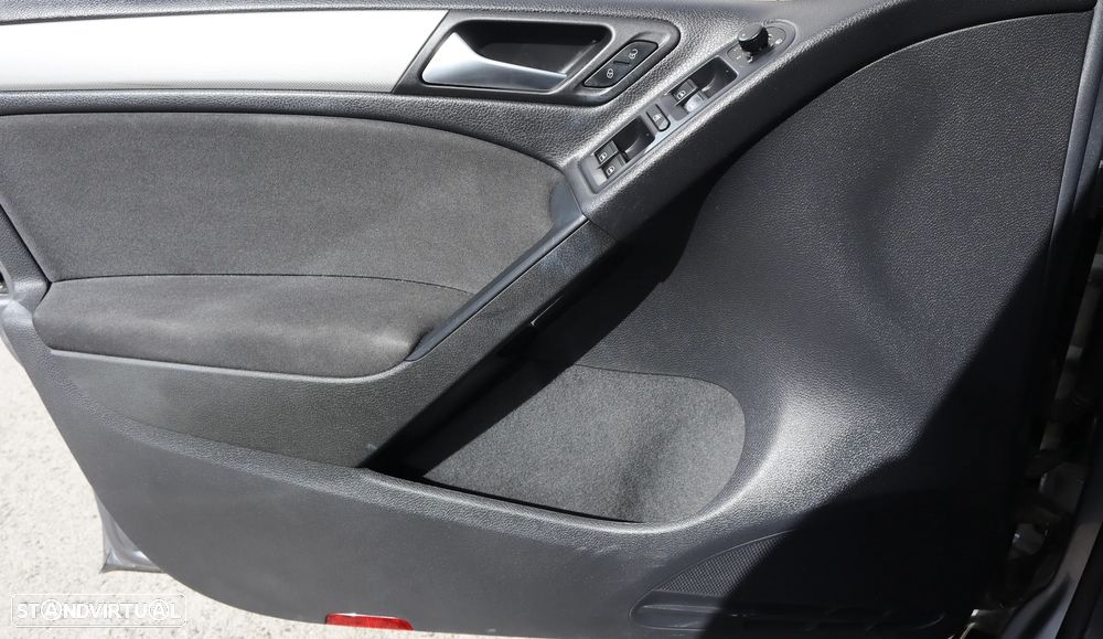 VW Golf 1.6 TDi DPF BlueMotion MATCH - 18