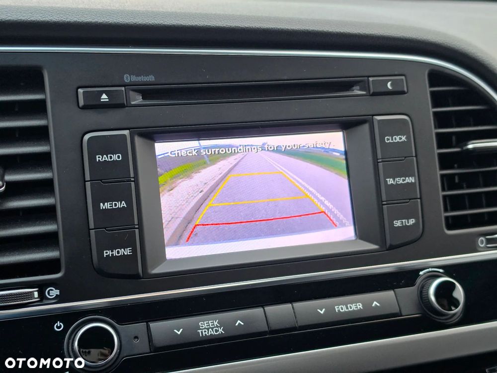 Hyundai Elantra 1.6 Comfort - 22