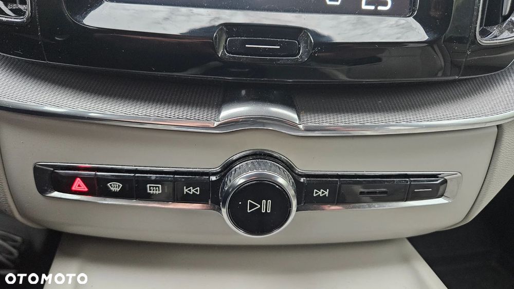 Volvo XC 60 T5 AWD Inscription - 11