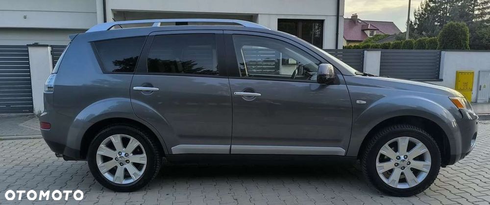 Mitsubishi Outlander - 22