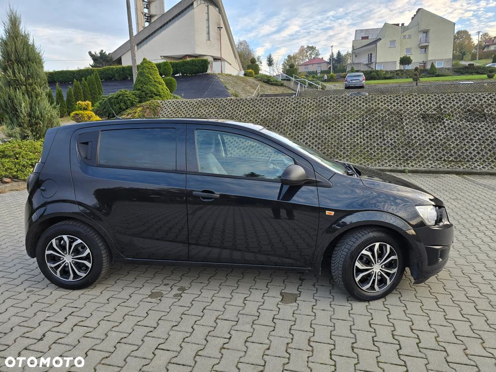 Chevrolet Aveo - 5