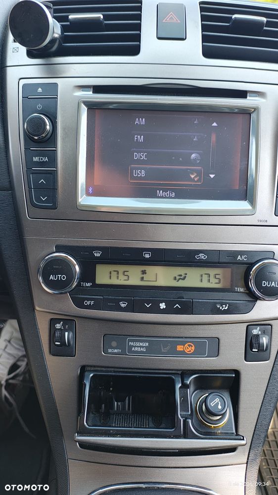 Toyota Avensis - 11