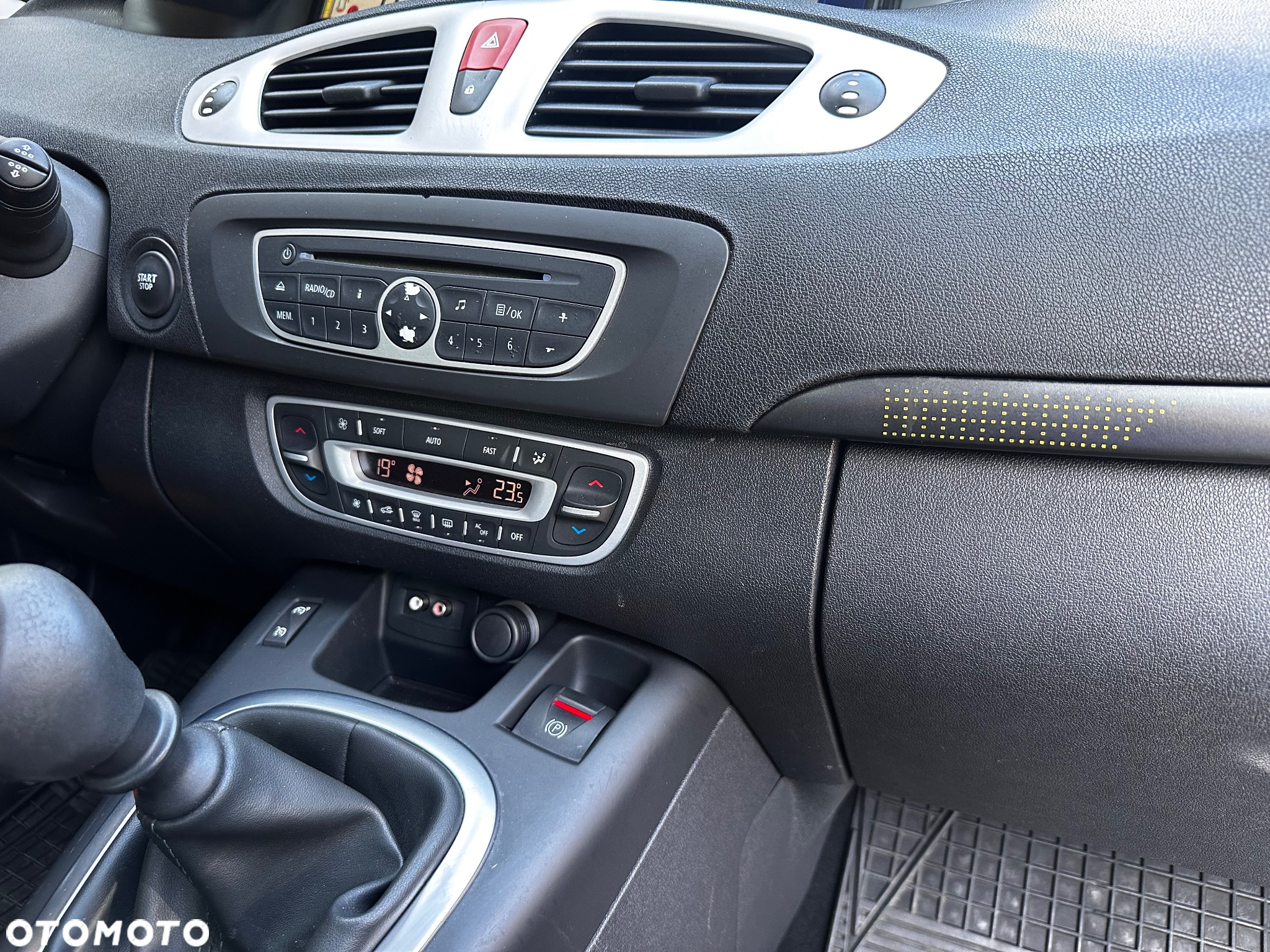 Renault Scenic dCi 110 FAP Dynamique - 23