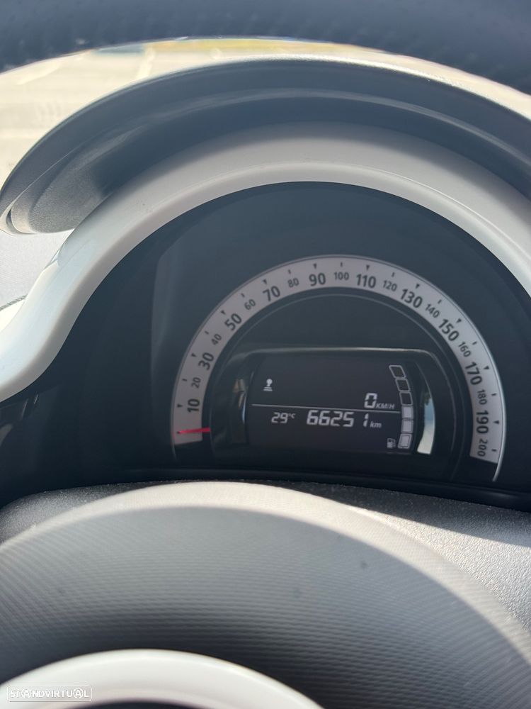 Renault Twingo 1.0 SCe Luxe — fotografia 9