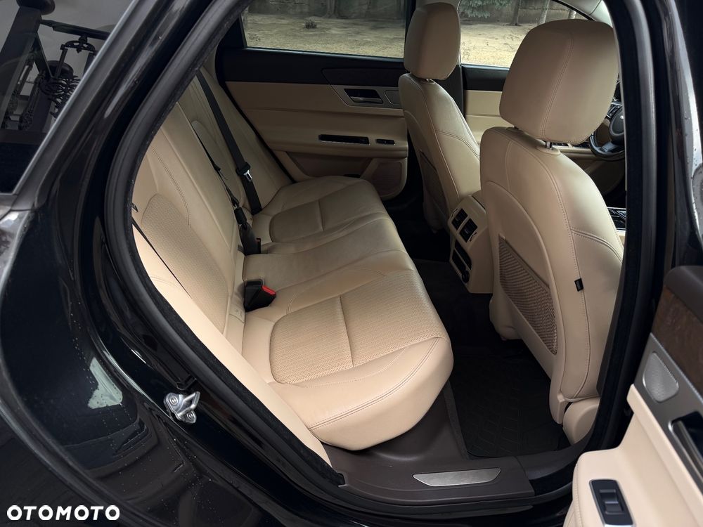 Jaguar XF E-Performance Portfolio - 23