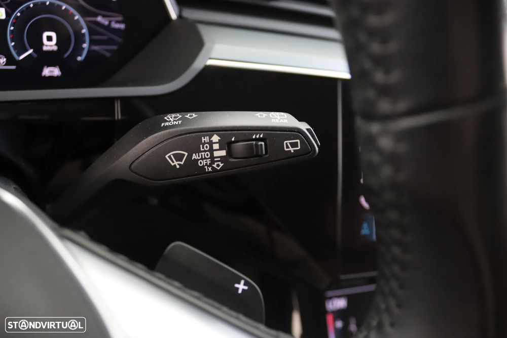 Audi e-tron 55 quattro - 12