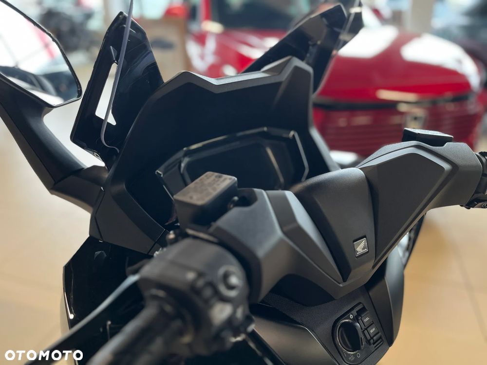 Honda NSS - 21
