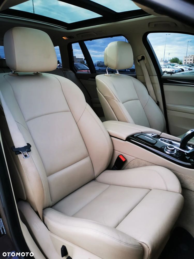 BMW Seria 5 530d xDrive - 12