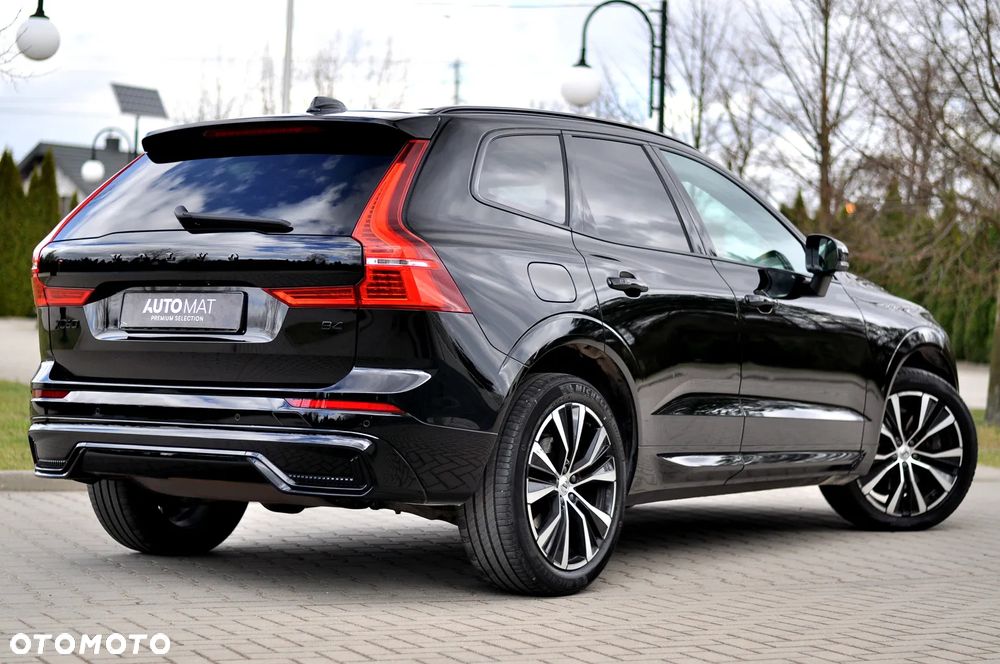 Volvo XC 60 B4 B Plus Dark - 8