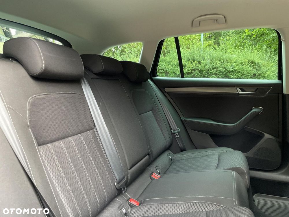 Skoda Superb 2.0 TSI Style DSG - 28